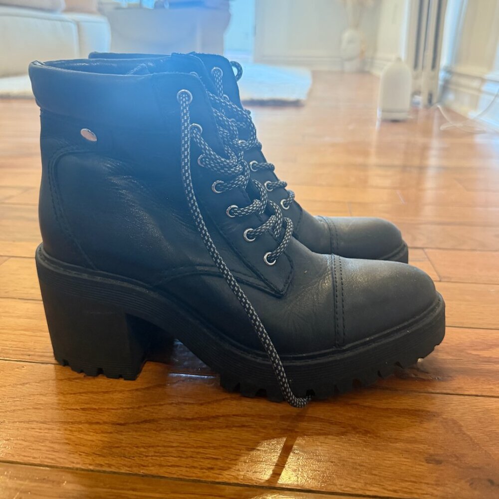 Pre-Loved Leather Boots